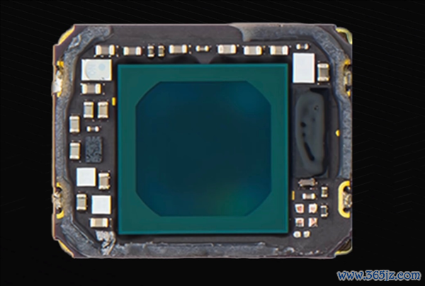 iPhone 17行家首发!荣耀Magic9系列鼓动方形前摄:竖抓也能拍横图
